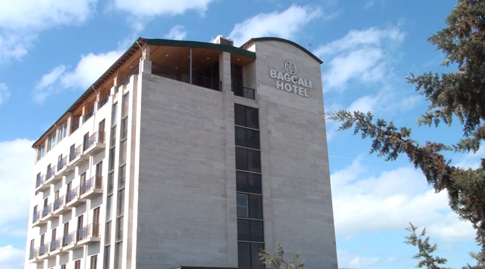 В Азербайджане приостановлена деятельность известного отеля