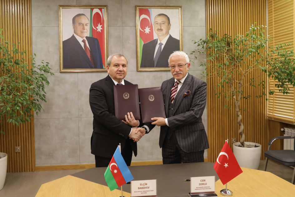 
БГУ подписал меморандум с Университетом имени Неджметтина Эрбакана