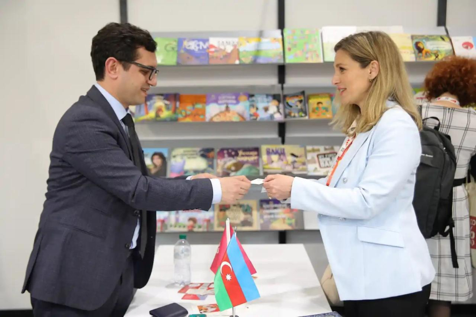 
Азербайджан представлен на Болонской ярмарке детской книги