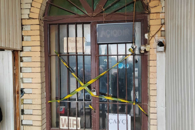 За закрытыми дверями чайханы