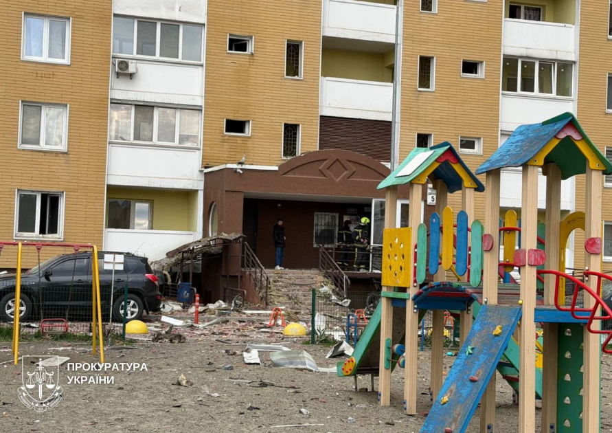 
В небе Украины за сутки насчитали сотни дронов и ракет