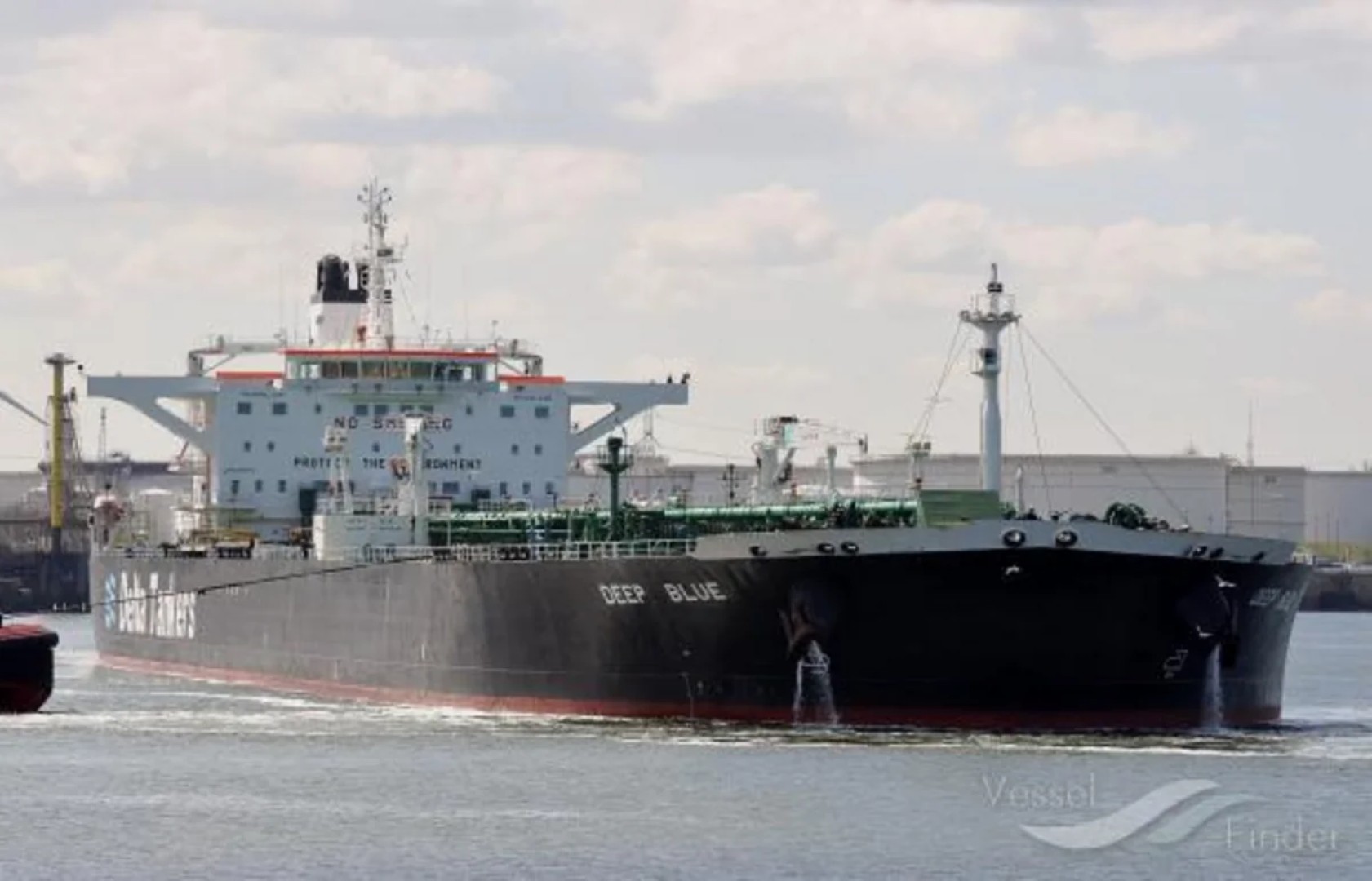 
Франция освободила задержанный танкер, шедший из РФ