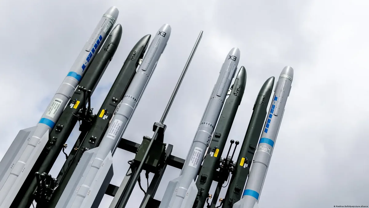 
DPA: Германия одобрила экспорт оружия в Израиль в первые недели конфликта с Ираном