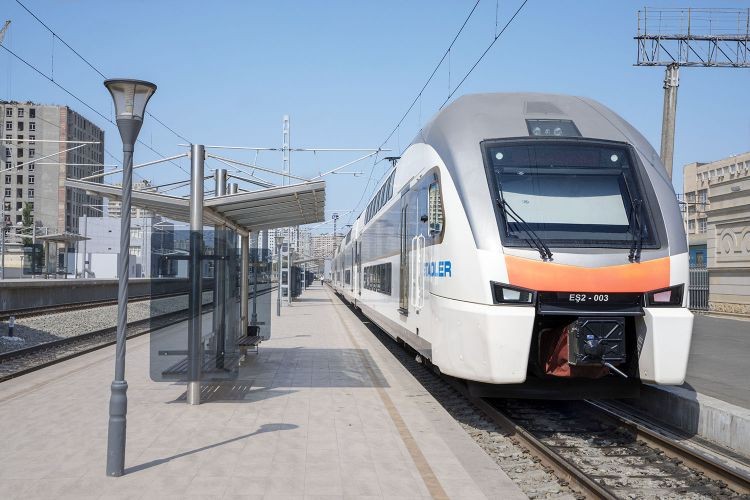 Из Баку в Кюрдамир запущен пассажирский поезд