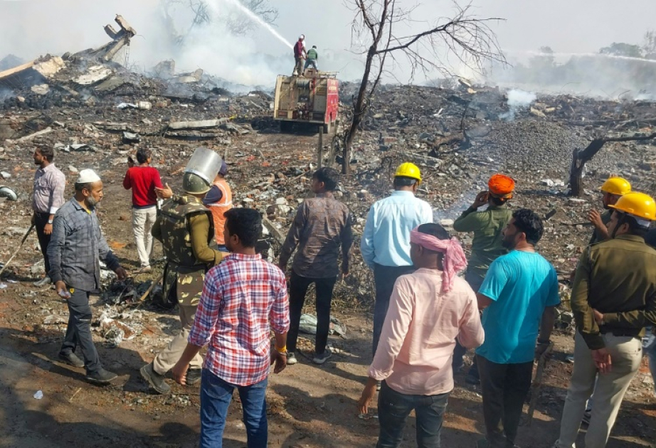 
В Индии при взрыве на фабрике фейерверков погибли не менее 25 человек