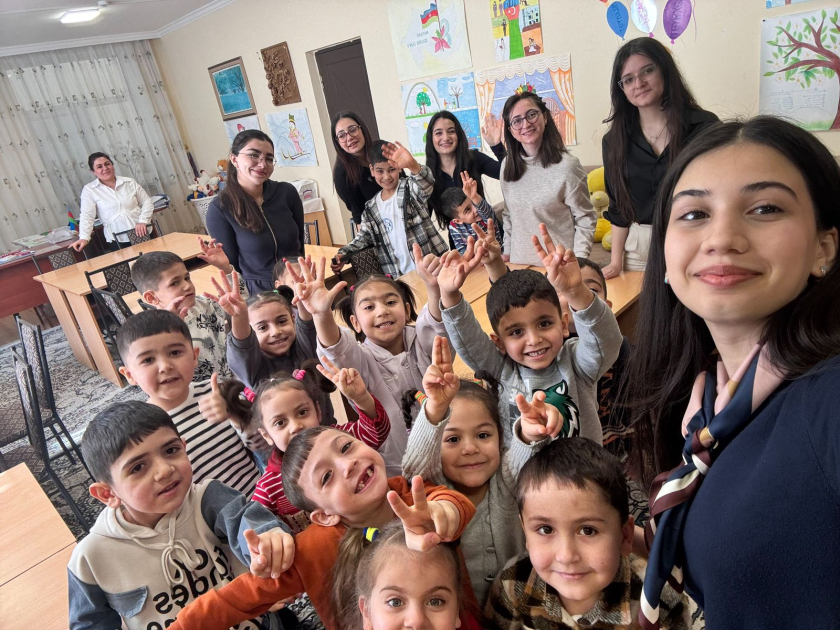 
По инициативе Лейлы Алиевой реализуется программа социально-эмоционального обучения для детей учреждений социального обслуживания