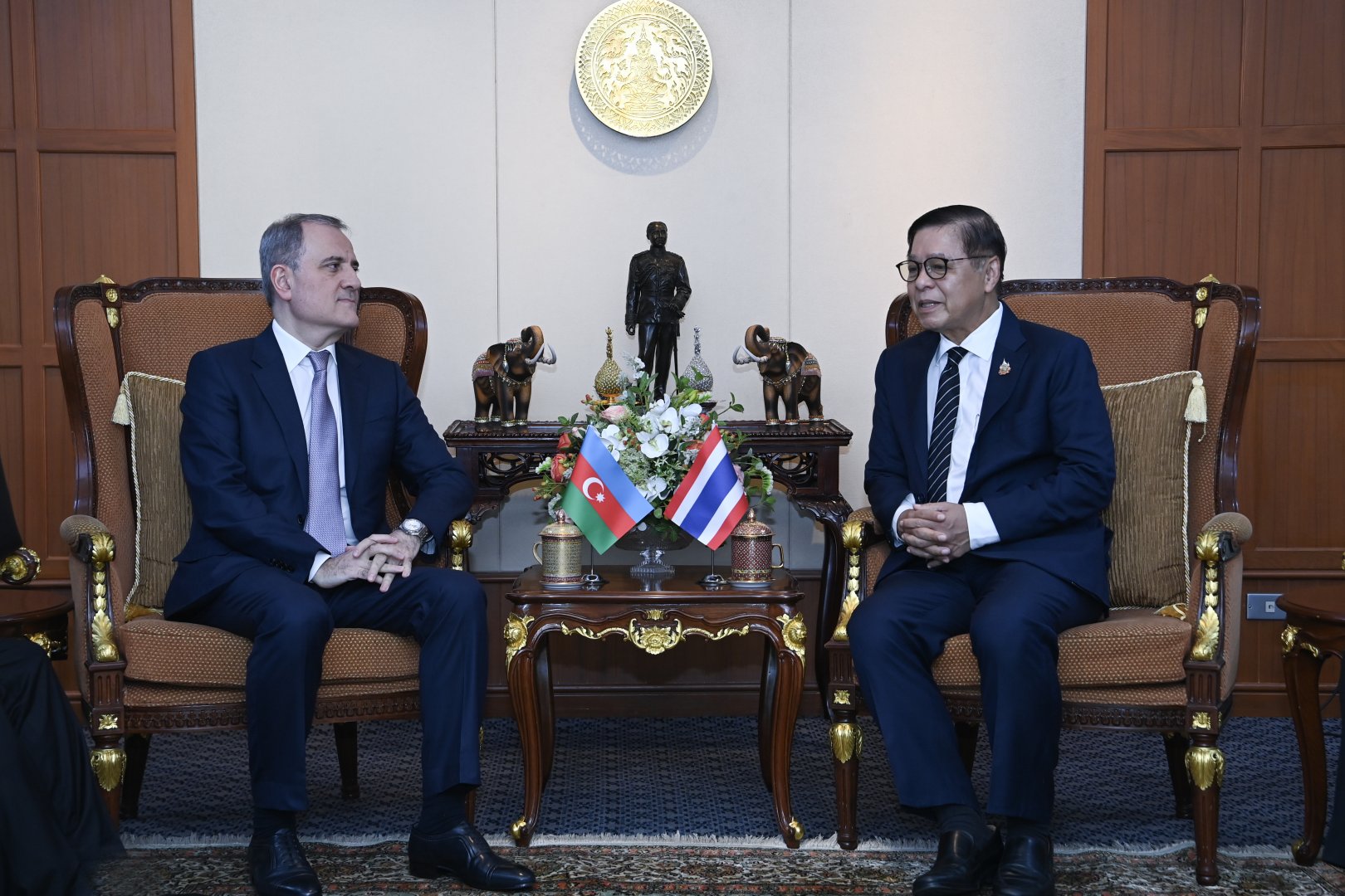 Джейхун Байрамов провел обсуждения с министром иностранных дел Таиланда