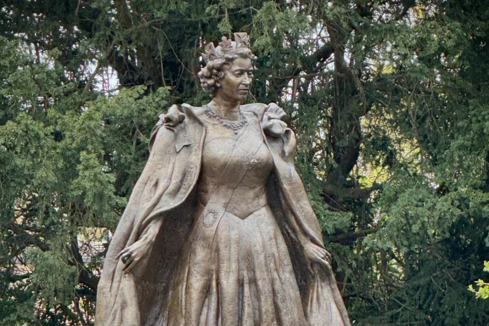 
В центре Лондона установят памятник Елизавете II