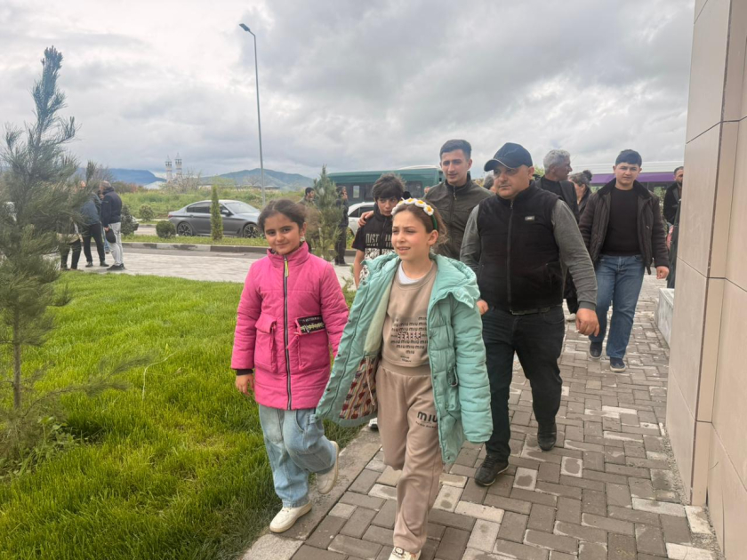 
Очередная группа переселенцев прибыла в Агдам