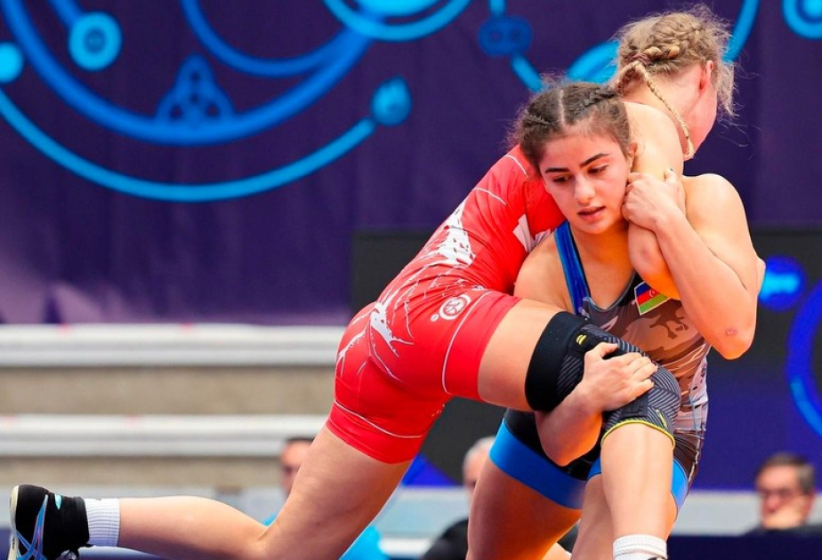 
Азербайджанские женщины-борцы вступают в борьбу на чемпионате Европы