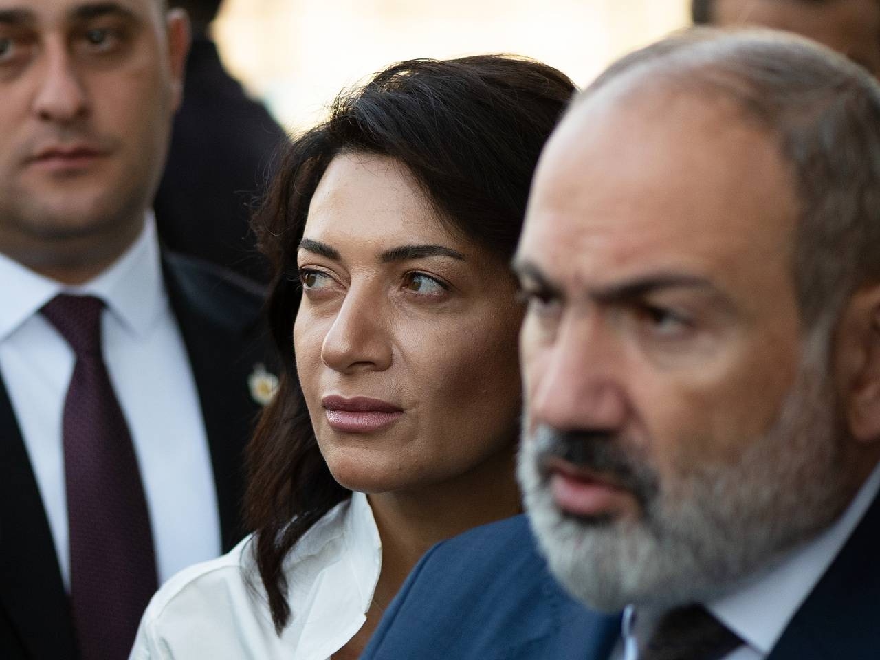 Судебный спор о супружеской неверности: Пашинян требует пересмотра решения