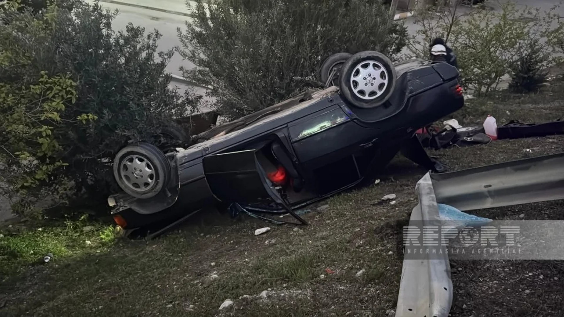 
В пригороде Сумгайыта перевернулся автомобиль, водитель погиб