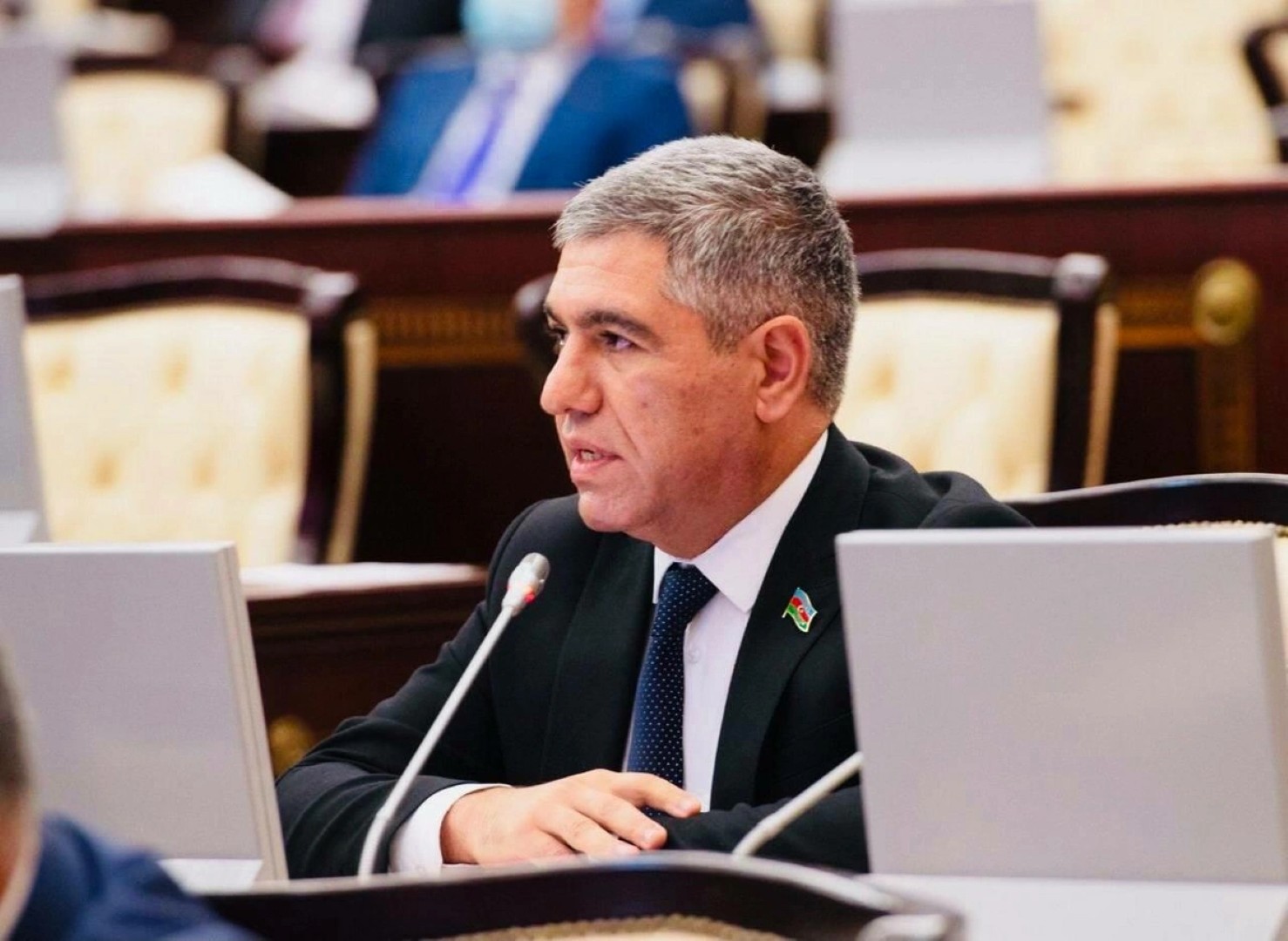 Байрамов: Регионы получают почти половину инвестиций в основной капитал