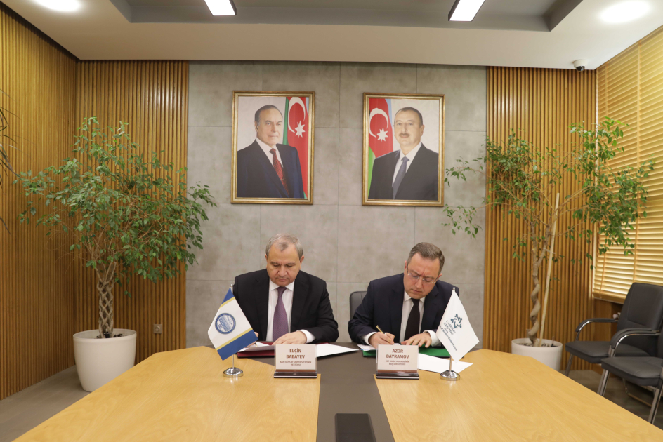 
Бакинский госуниверситет и Центр труда ОИС подписали меморандум
