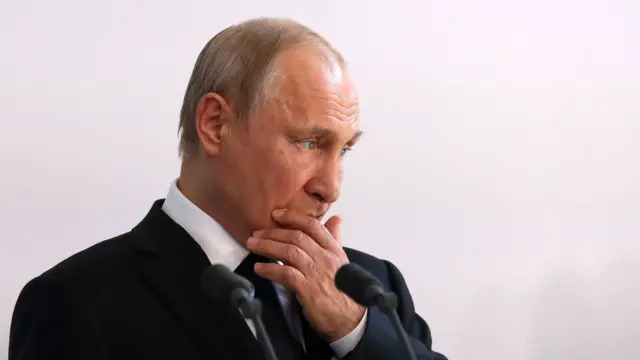 О рейтинге Путина в России теперь молчат