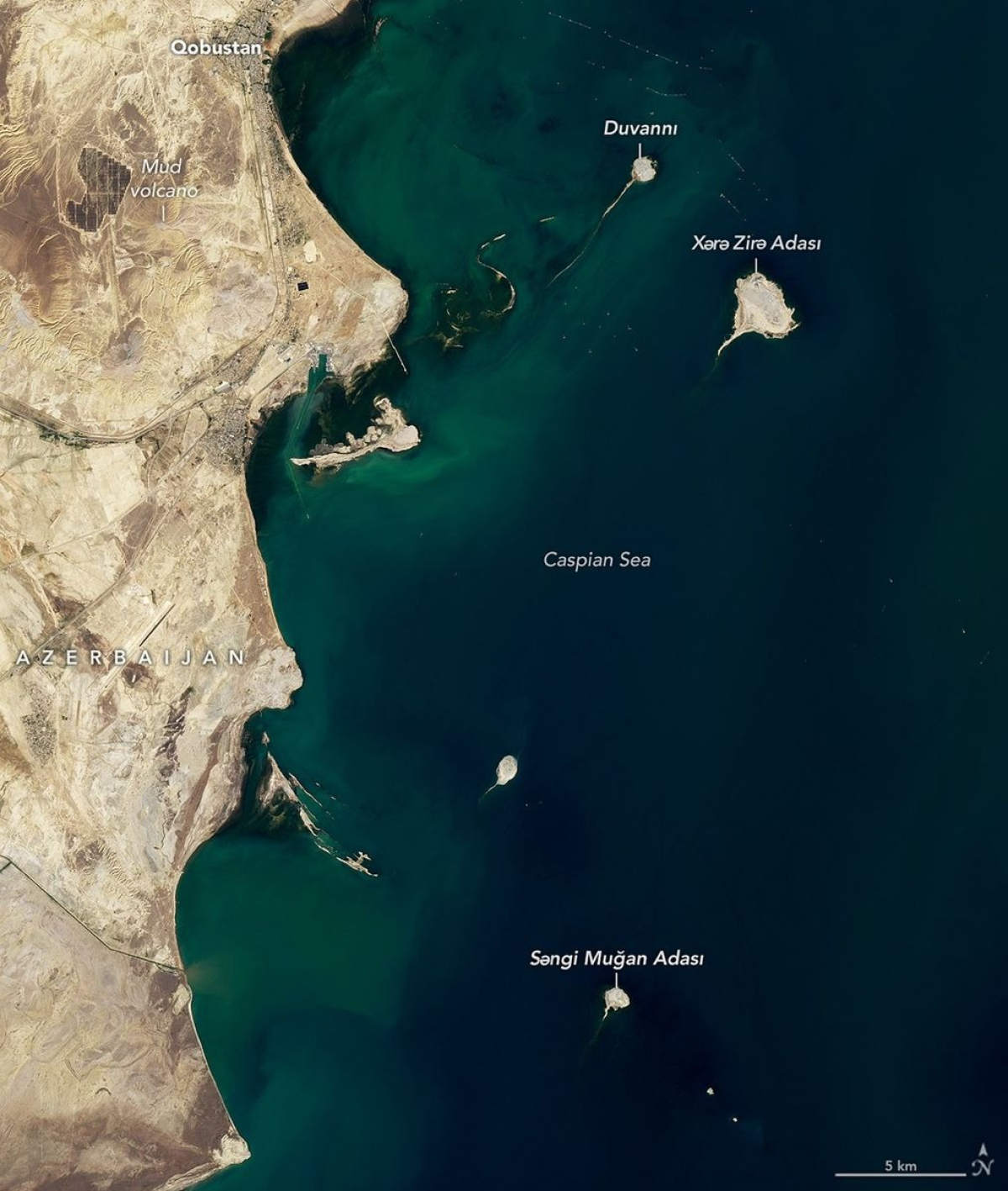NASA раскрывает секрет спутникового снимка окрестностей побережья Баку 