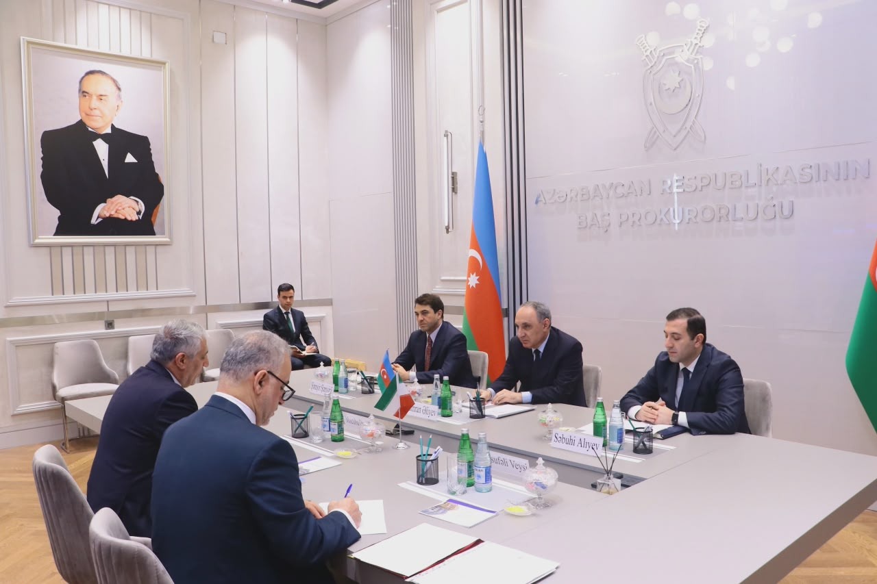 Генеральный прокурор принял посла Ирана в Азербайджане
