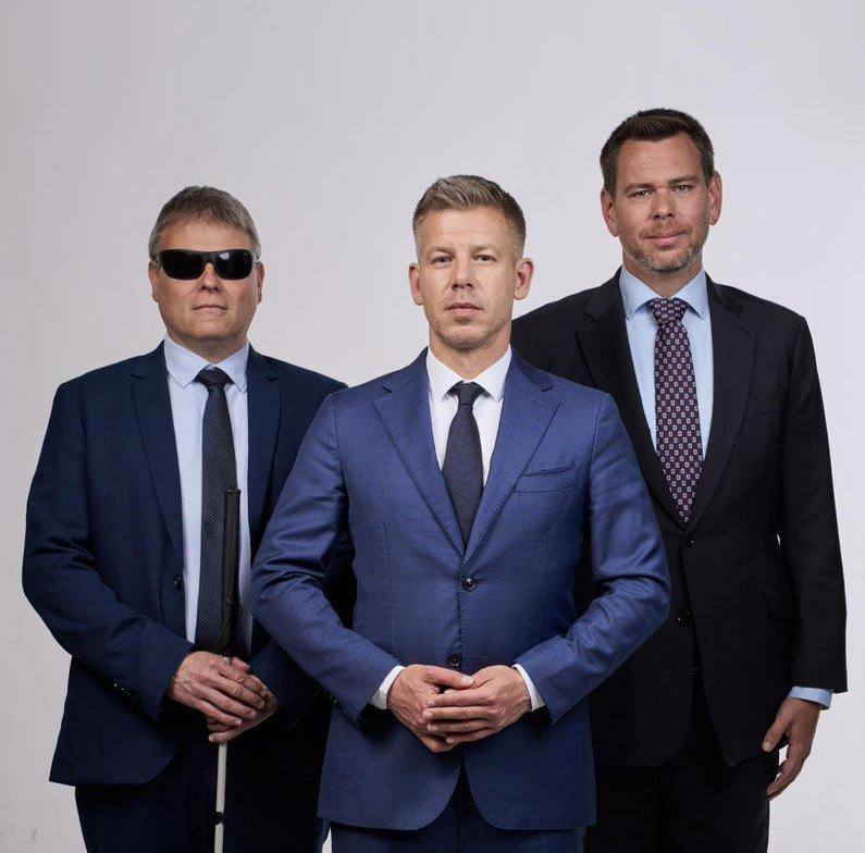 В Венгрии впервые может появиться слепой министр