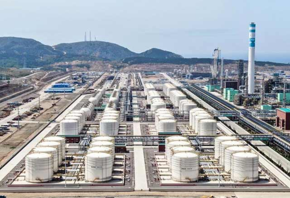 США ввели санкции против китайского завода за закупку иранской нефти