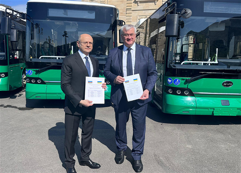 Сибига: Азербайджан передал Украине автобусы и оказал помощь на $45 млн