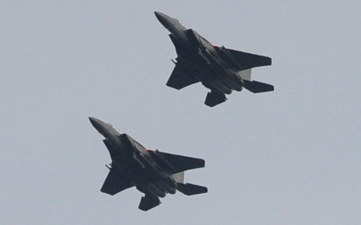 В Южной Корее фото на память привело к столкновению истребителей