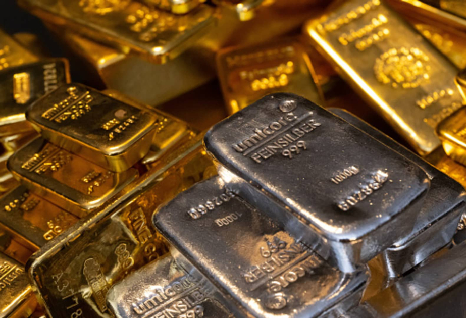 Золото и серебро подешевели на мировом рынке