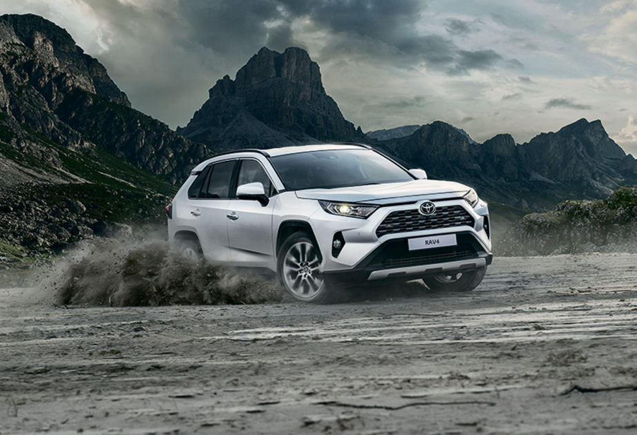 
Продажи Toyota падают второй месяц в марте из-за спада на Ближнем Востоке