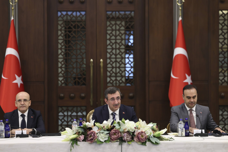 
Джевдет Йылмаз рассказал об инвестиционном климате и значимости торговыx маршрутов для Турции