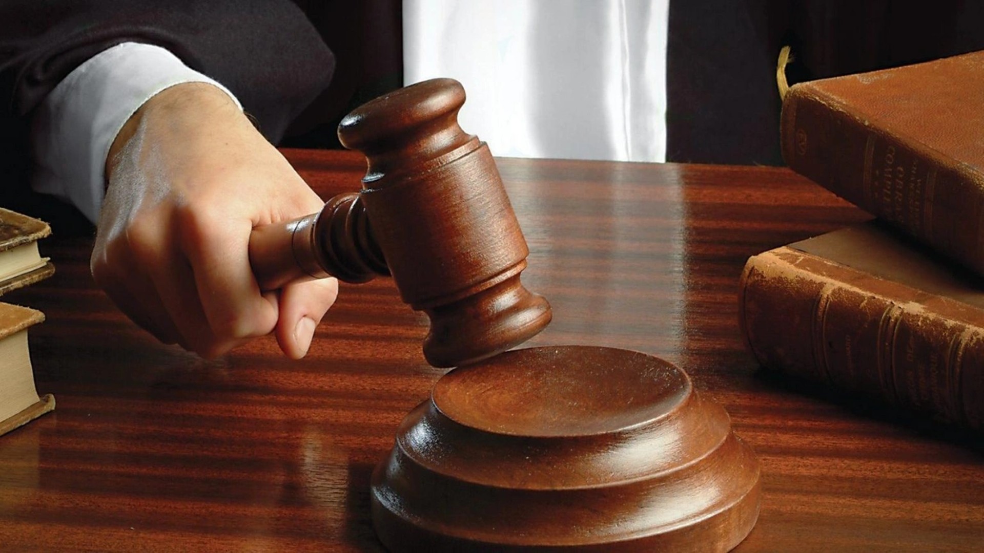 Экс-сотрудник военного атташе Азербайджана в США осужден на 6 лет за контрабанду золота