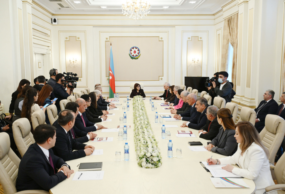 Избраны заместитель председателя и секретари ЦИК