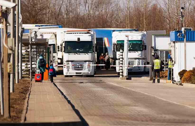 Модернизация пунктов пропуска ускорила движение на границе России с Азербайджаном