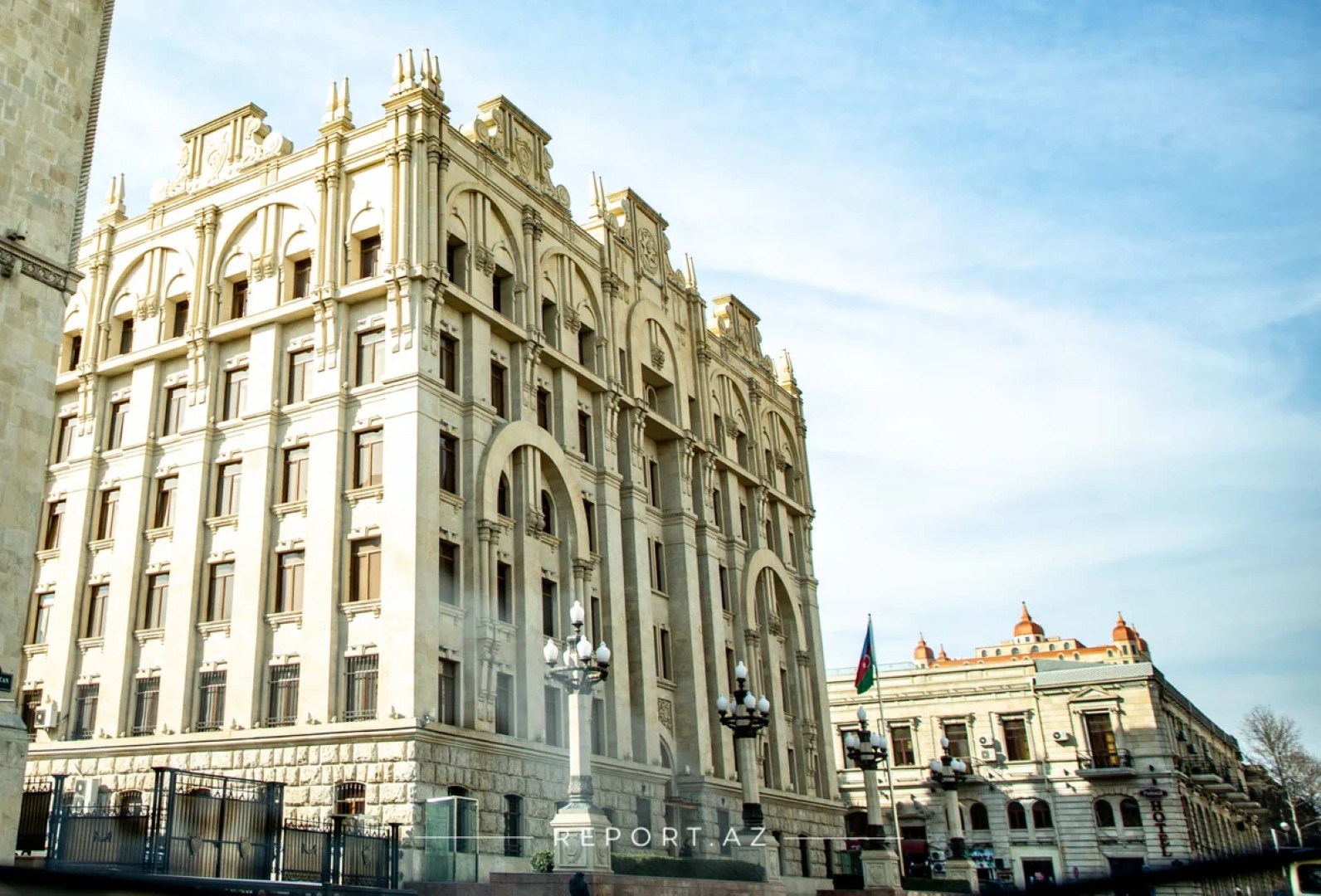 МВД Азербайджана предупредило о мошеннической рекламе в соцсетях