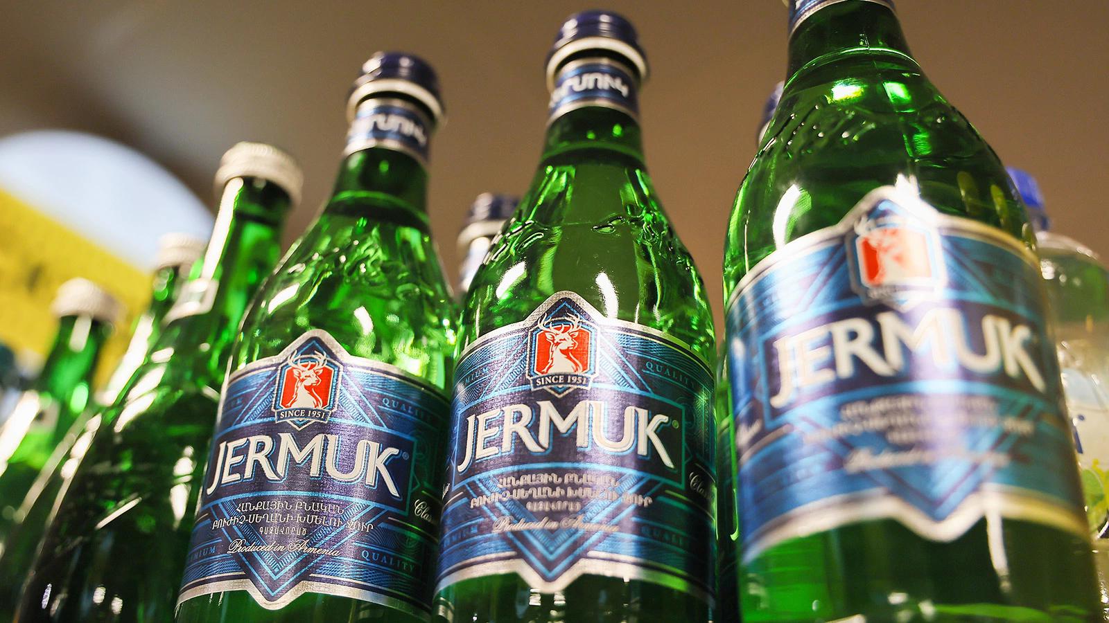 В Иреване еще не получили письмо о запрете в России армянской минералки