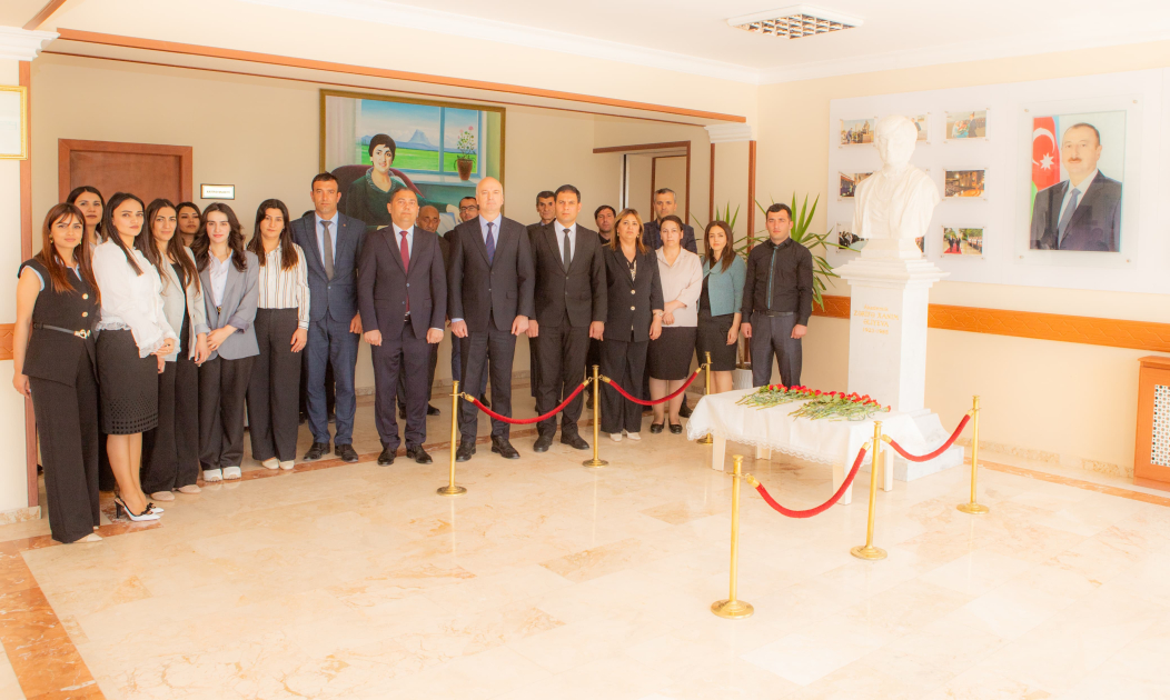 
В школе, носящей имя академика Зарифы Алиевой, почтили ее память