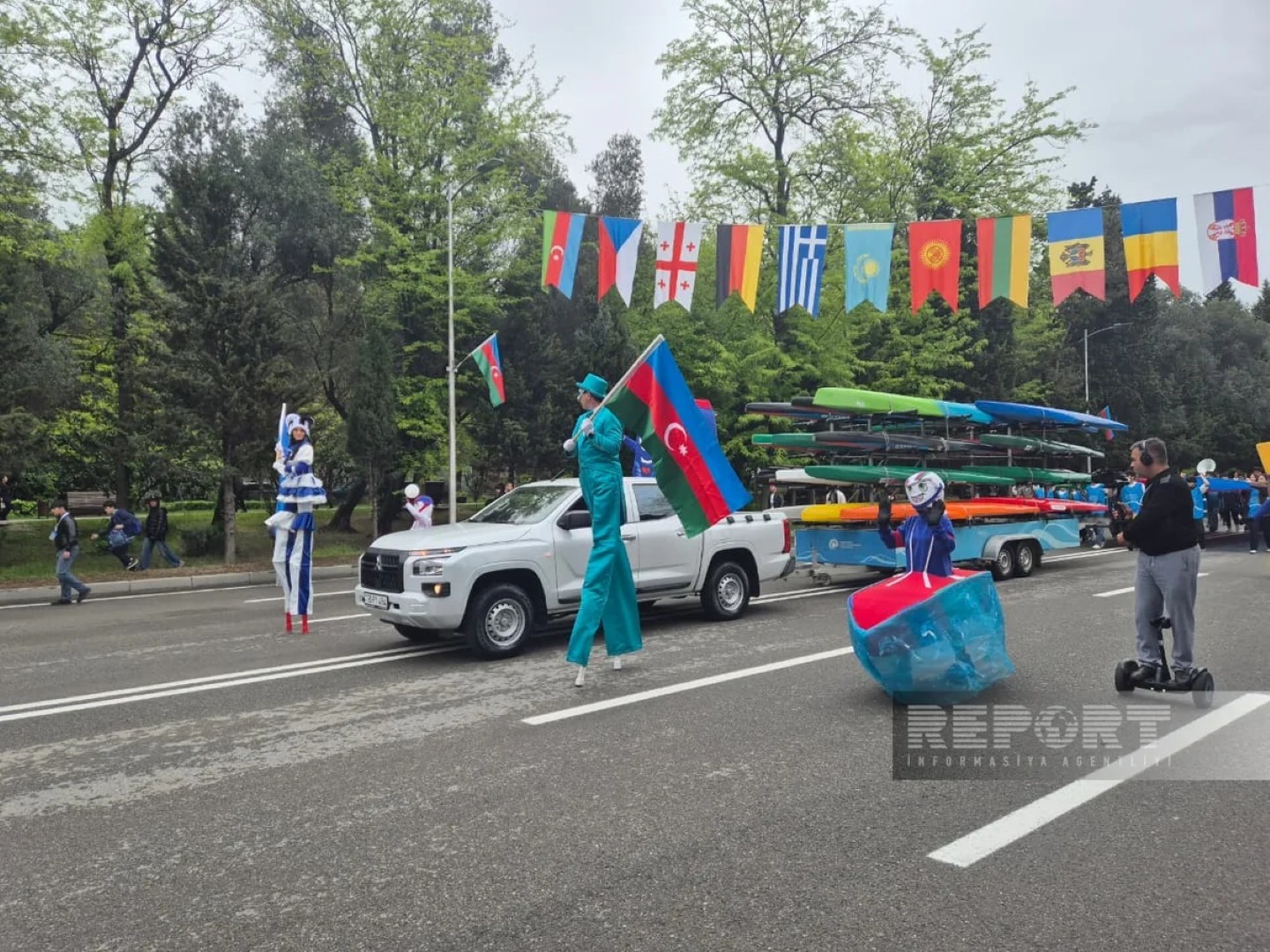 
В Мингячевире прошел парад участников международного турнира "Кубок президента-2026" по гребле
