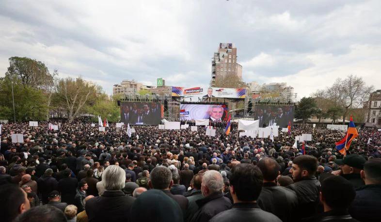 Самвел Карапетян готовится к крупному митингу в Иреване 