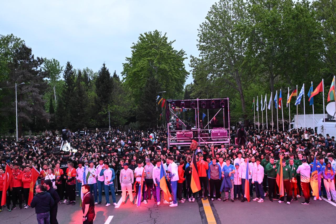 Огни на воде и дух победы