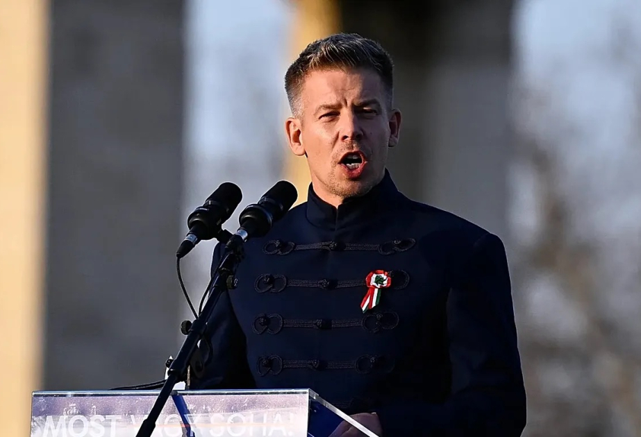 
Мадьяр Петер отправился в Брюссель для переговоров с руководством ЕС
