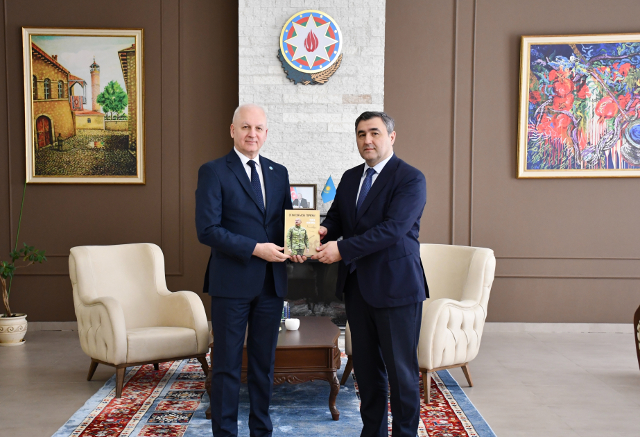 
Тюркская академия передала посольству Азербайджана книгу о Карабахской войне