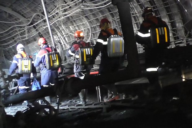 В России обрушился рудник: 8 человек оказались под завалами