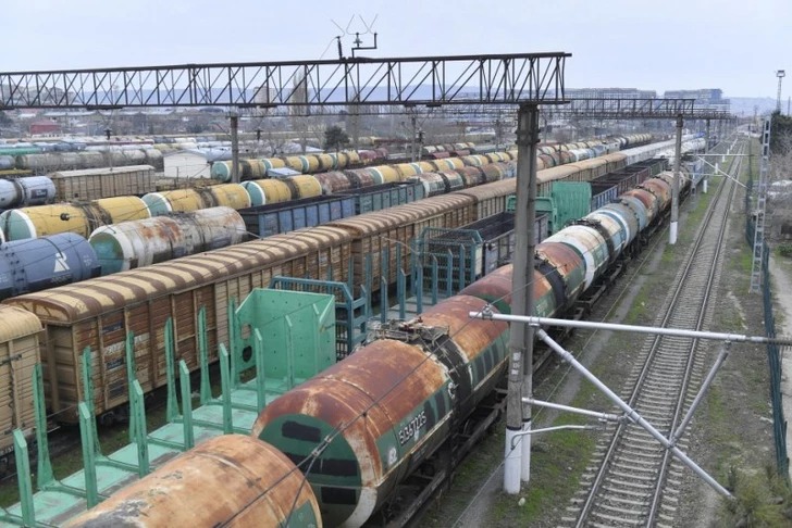 Азербайджан обеспечит транзит очередной партии грузов в Армению
