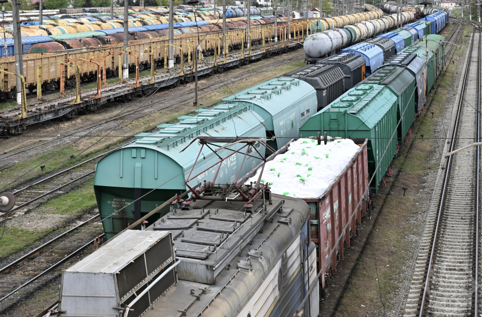 Через территорию Азербайджана отправлен очередной транзитный груз из России в Армению