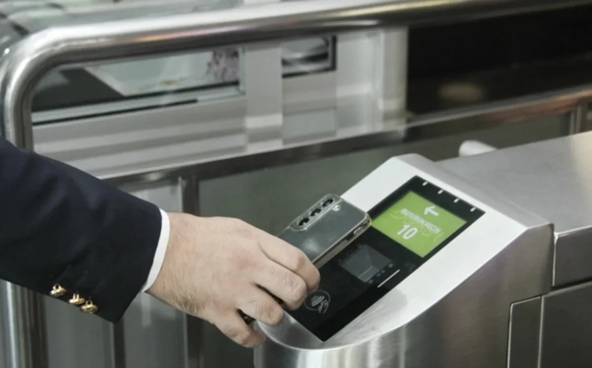 
BakıKart, Бакметрополитен и BakuBus разъяснили механизм NFC-оплаты в транспорте