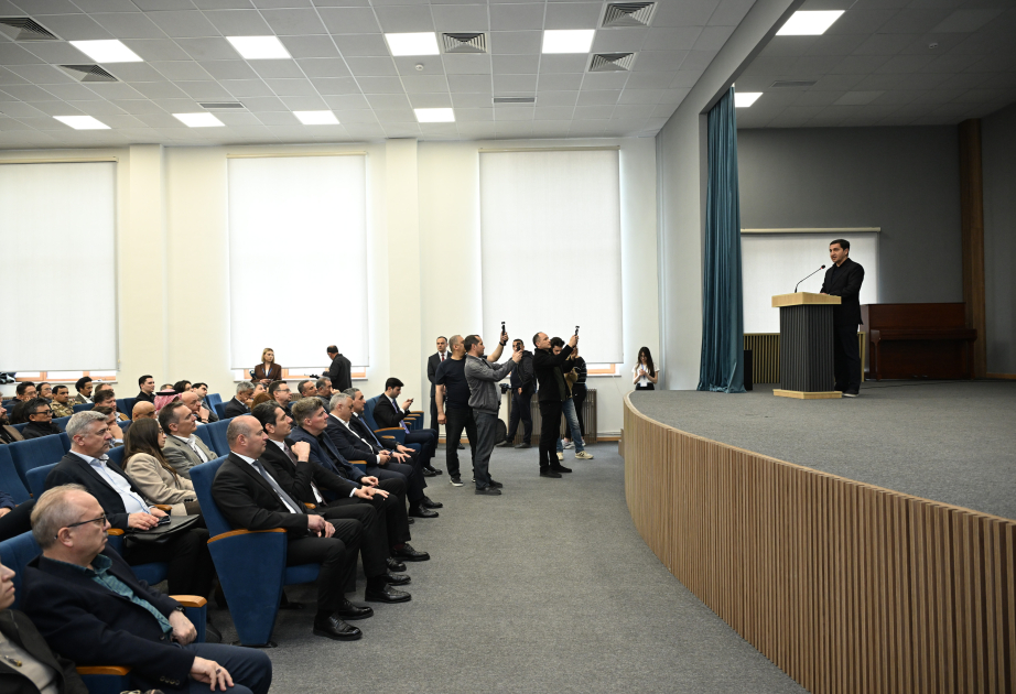 
Представители дипломатического корпуса в Карабахском университете