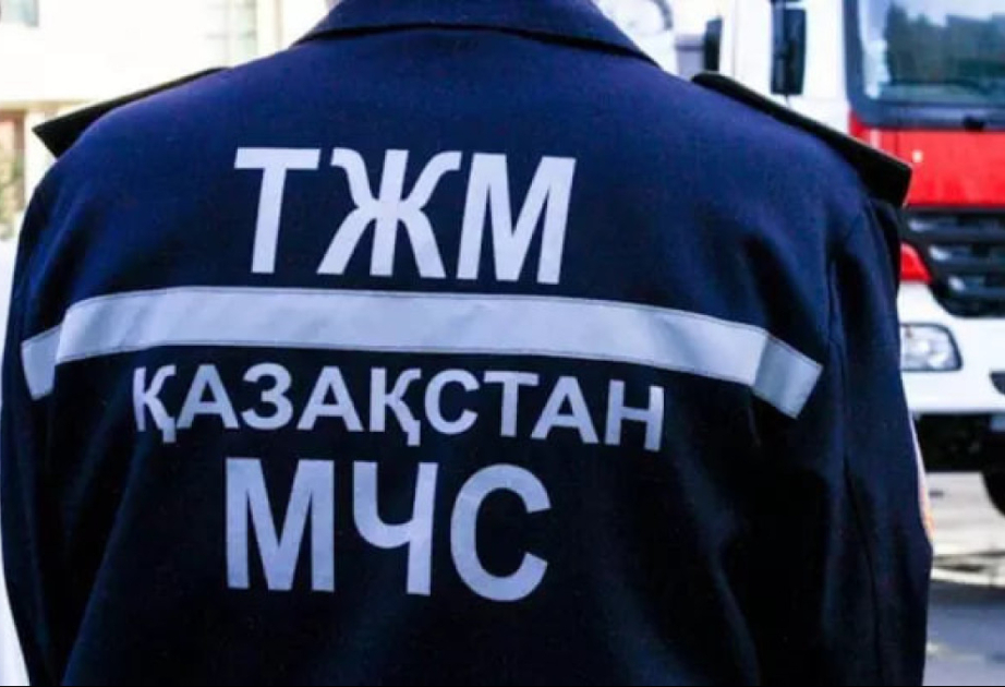 В Казахстане при пожаре в жилом доме спасатели эвакуировали 14 человек