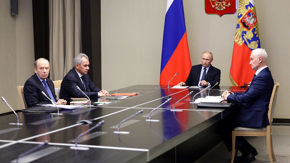 
Путин опасается покушения и переворота