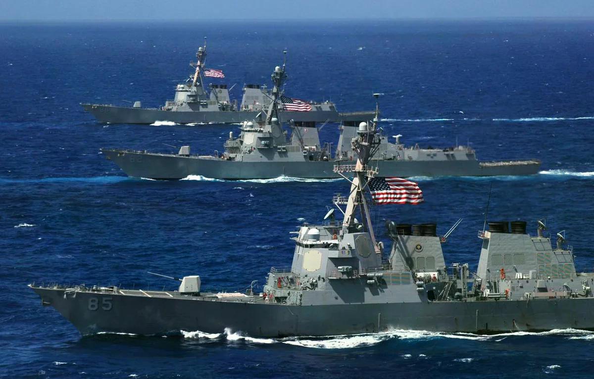 CENTCOM: Два американских торговых судна пересекли Ормузский пролив