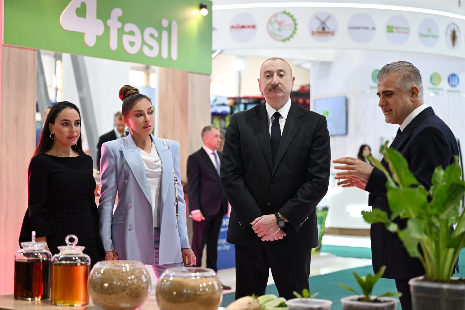 Президент Ильхам Алиев ознакомился с 19-й выставкой Caspian Agro Week и 31-й выставкой InterFood Azerbaijan