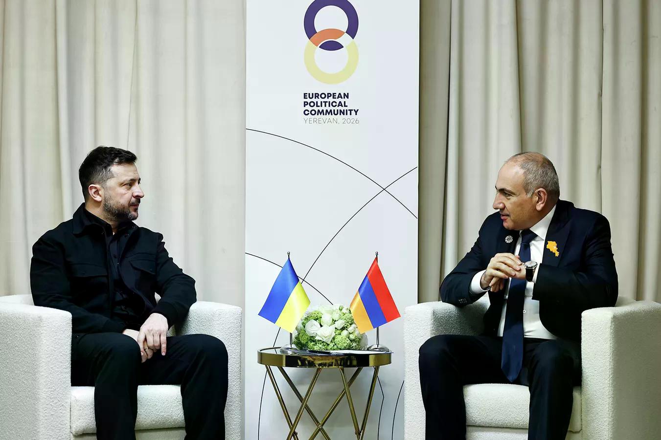 Власти Армении обсудили с Зеленским опыт применения дронов