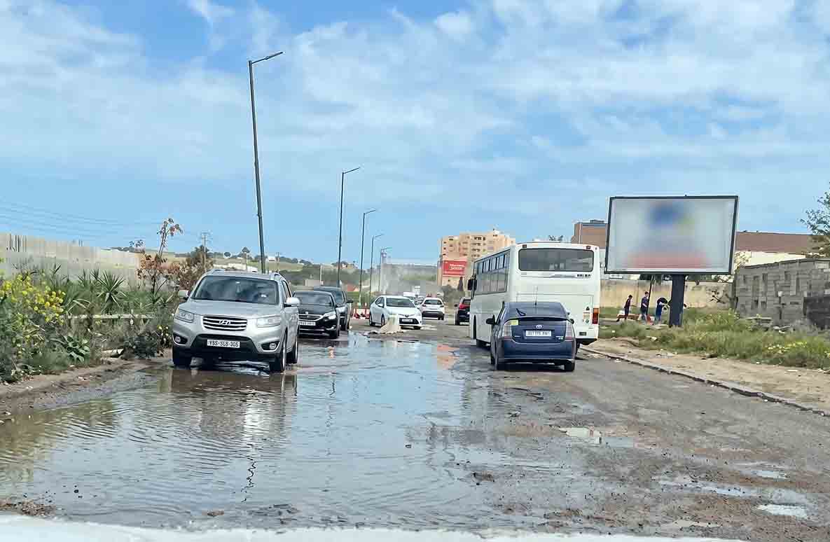 Водители жалуются на разбитую дорогу в Хырдалане